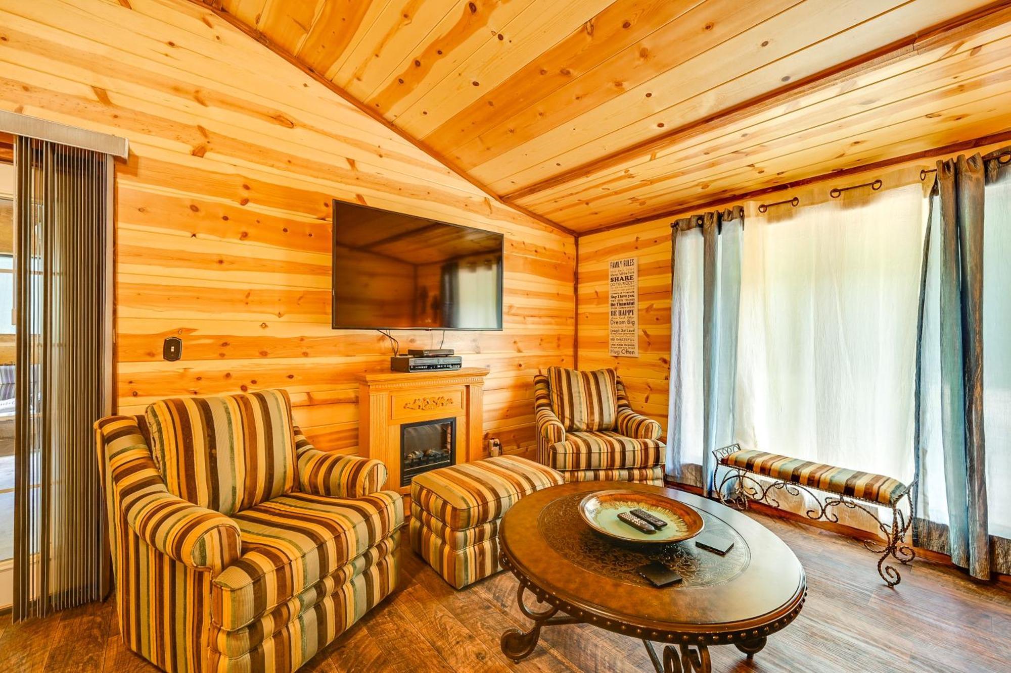 Quiet Abode With Gas Grill About 5 Miles To Broken Bow!ヴィラ エクステリア 写真
